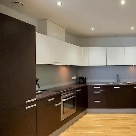 Seedri Breakwater With Private Parking شقة